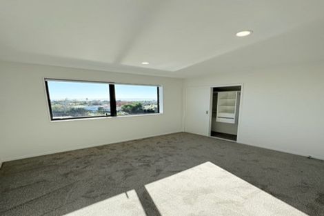 Photo of property in 27b Te Atatu Road, Te Atatu South, Auckland, 0610