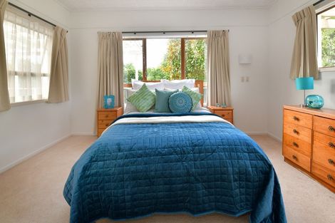 Photo of property in 9 Elgin Place, Red Beach, 0932