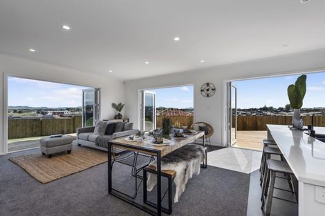 Photo of property in 18 Rose Berry Crescent, Flagstaff, Hamilton, 3210