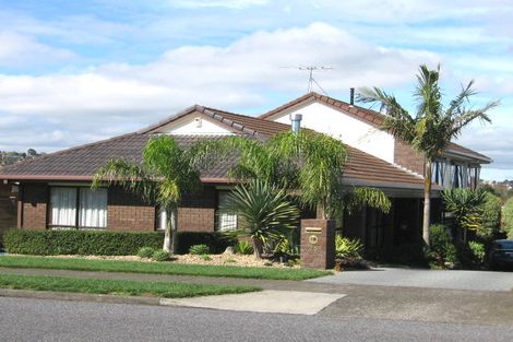 Photo of property in 24 Loloma Drive, Half Moon Bay, Auckland, 2012