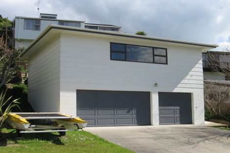 Photo of property in 18 Tapeka Heights Lane, Russell, 0202