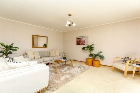 Photo of property in 2/481 Saint Aubyn, Moturoa, New Plymouth, 4310