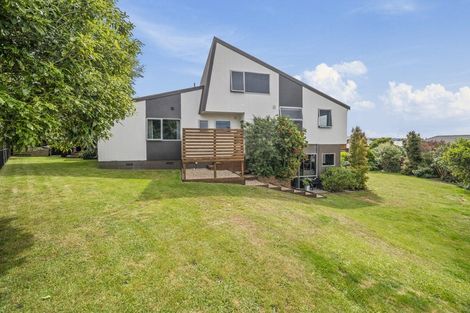 Photo of property in 1 Waitawa Place, Lynmore, Rotorua, 3010