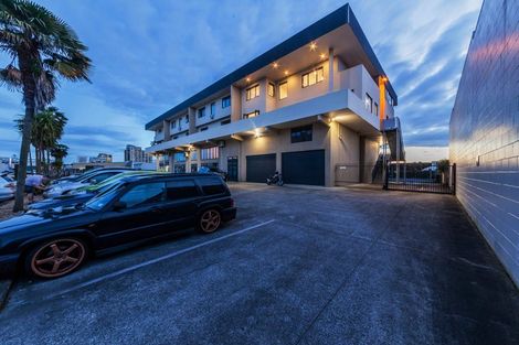Photo of property in 12/11 Jack Conway Avenue, Manukau, Auckland, 2104