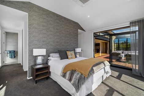 Photo of property in 13 Sapphire Spring Rise, Wanaka, 9305