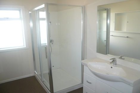 Photo of property in 43 Edmonton Road, Henderson, Auckland, 0612