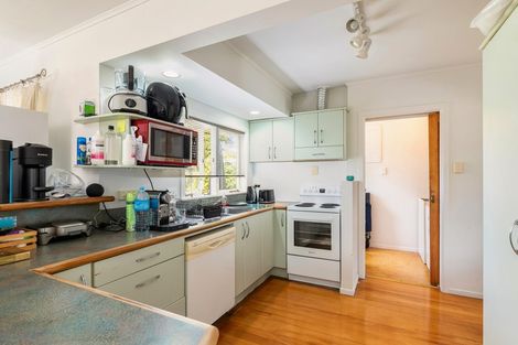 Photo of property in 32 Taupo Street, Green Bay, Auckland, 0604