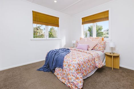 Photo of property in 2/16 Waiari Road, Conifer Grove, Takanini, 2112