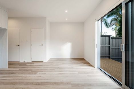 Photo of property in 1/15 Sea Vista Avenue, Beach Haven, Auckland, 0626
