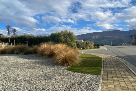 Photo of property in 12 Farrant Drive, Wanaka, 9305