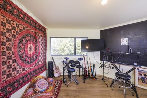 Photo of property in 31 Ruapehu Drive, Fitzherbert, Palmerston North, 4410