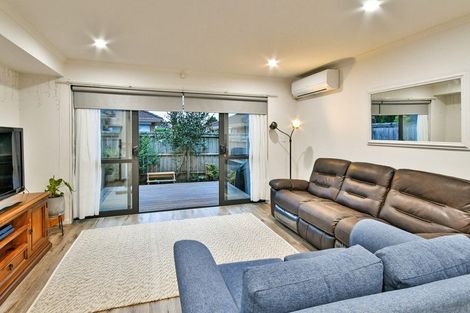 Photo of property in 4/17 Alfriston Road, Manurewa East, Auckland, 2102