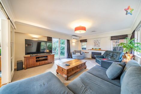 Photo of property in 46 Whirinaki Crescent, Heretaunga, Upper Hutt, 5018