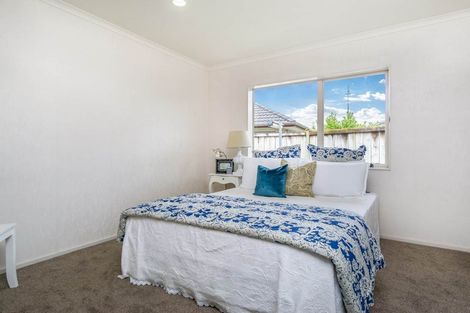 Photo of property in 4 Brosna Place, East Tamaki, Auckland, 2016
