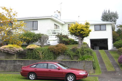 Photo of property in 4 Whakawhiti Street, Marfell, New Plymouth, 4310