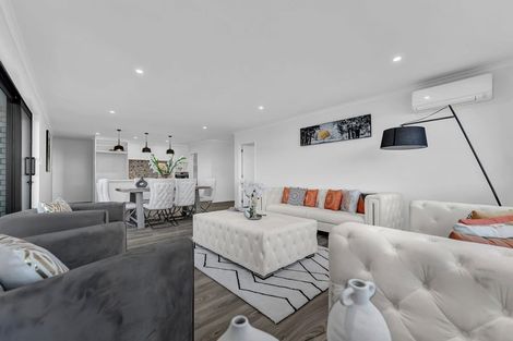 Photo of property in 8 Viv Green Place, Pokeno, 2402