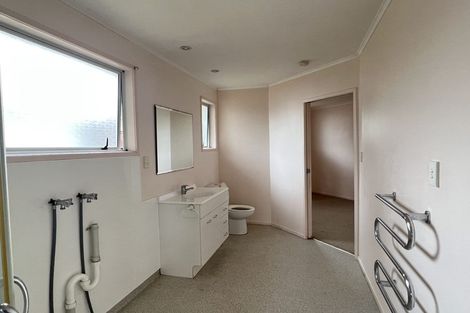 Photo of property in 16a Normanton Street, Glenfield, Auckland, 0629