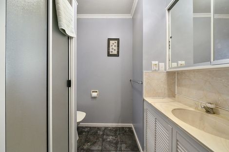 Photo of property in 56 Mana View Road, Paremata, Porirua, 5026