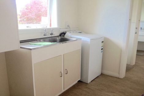 Photo of property in 165 Memorial Avenue, Burnside, Christchurch, 8053