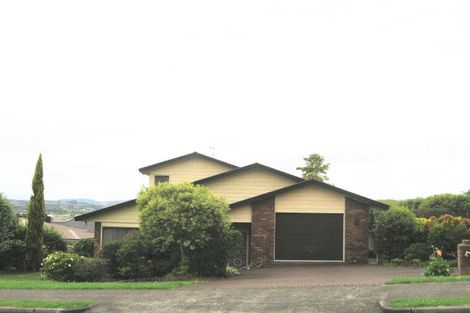 Photo of property in 2 Anzac Road, Pukekohe, 2120