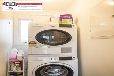 Photo of property in 107 Ennis Avenue, Pakuranga Heights, Auckland, 2010