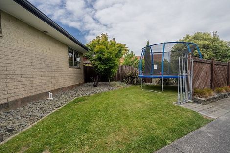 Photo of property in 19 Woodstock Place, Russley, Christchurch, 8042