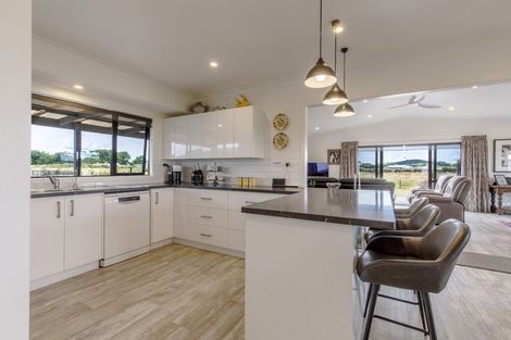 Photo of property in 1 Elm Place, Waipukurau, 4284