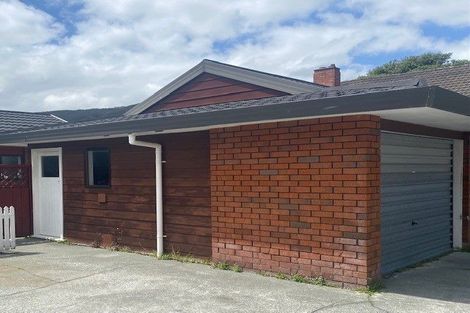 Photo of property in 2/37 Bauchop Road, Waterloo, Lower Hutt, 5011