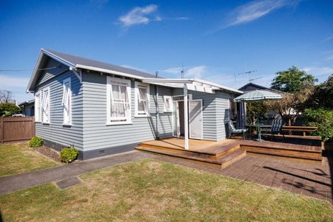 Photo of property in 11 Brightwater Terrace, Terrace End, Palmerston North, 4410