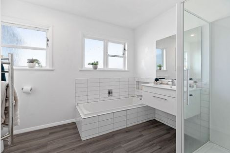 Photo of property in 3 Baylands Drive, Newlands, Wellington, 6037