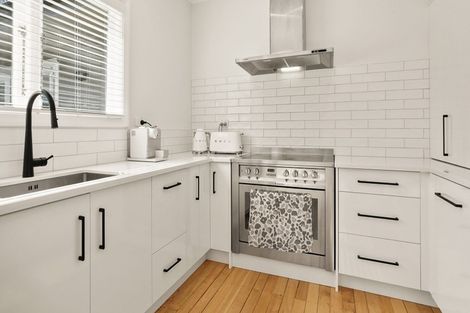 Photo of property in 8 Saint Winifreds Avenue, Hamilton East, Hamilton, 3216