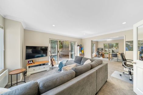 Photo of property in 92 Amesbury Drive, Churton Park, Wellington, 6037