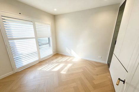 Photo of property in 95a Oreil Avenue, West Harbour, Auckland, 0618