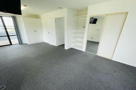 Photo of property in 17 Montego Place, Weymouth, Auckland, 2103