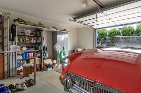 Photo of property in 15 Gavinike Place, Waimauku, 0812