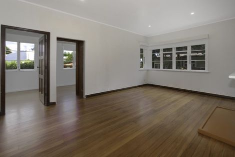 Photo of property in 54 Wainui Avenue, Point Chevalier, Auckland, 1022