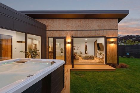 Photo of property in 98 Osborne Street, Waltham, Christchurch, 8011