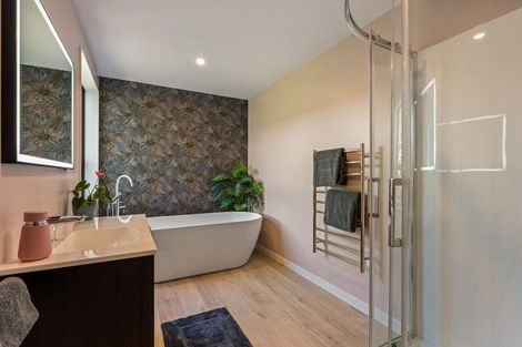 Photo of property in 15 Te Heke Place, Waikanae, 5036