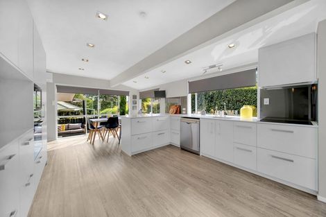 Photo of property in 23 Marvon Downs Avenue, Pakuranga Heights, Auckland, 2010