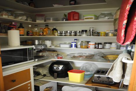 Photo of property in 12 Timaru Road, Waimate, 7924