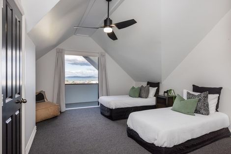 Photo of property in 10 Cobden Road, Bluff Hill, Napier, 4110