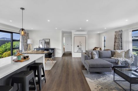 Photo of property in 15 Maple Grove, Kingston, Wellington, 6021