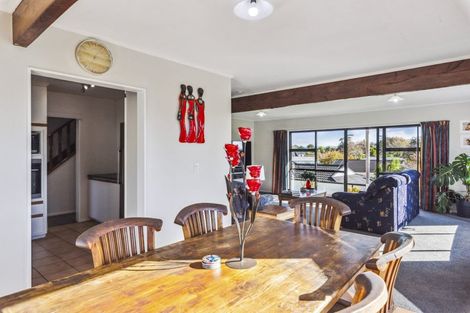 Photo of property in 77 Aorangi Road, Paraparaumu, 5032