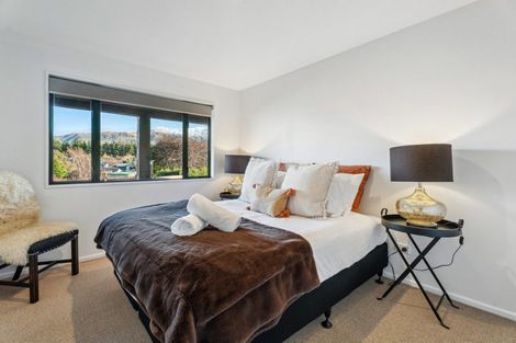 Photo of property in 5 Trevathan Lane, Wanaka, 9305