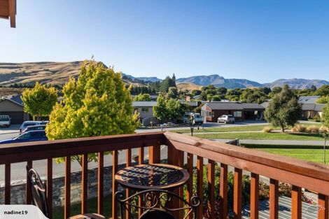 Photo of property in 4 Coburn Place, Lake Hayes, Queenstown, 9304