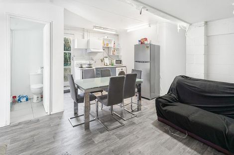 Photo of property in 102 Newcastle Road, Dinsdale, Hamilton, 3204