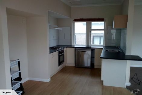 Photo of property in 16 Milne Terrace, Island Bay, Wellington, 6023