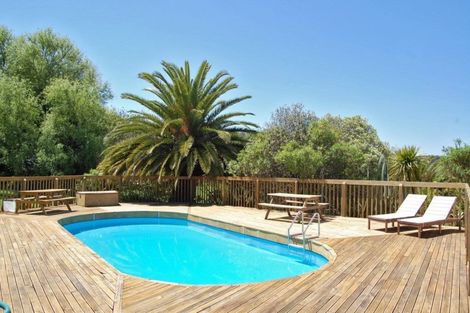 Photo of property in 70 James Road, Maungaturoto, 0587