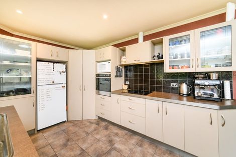 Photo of property in 54 Roberts Line, Kelvin Grove, Palmerston North, 4414