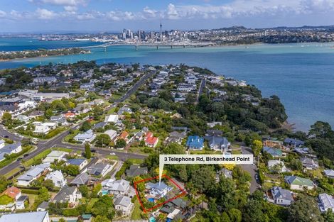 Photo of property in 3 Telephone Road, Birkenhead, Auckland, 0626
